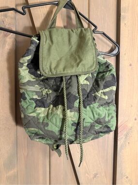 Quilted Camo Drawstring Backpack - Olive Green
